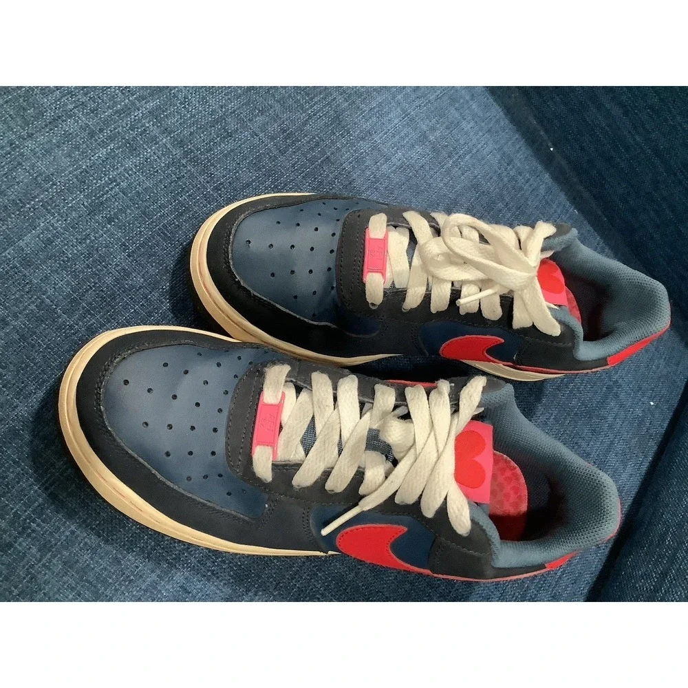 Size 5.5Y - Nike Dunk Low Premium Valentine's Day 314219-400